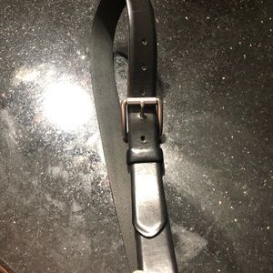 Men’s or Woman’s black GAP belt sz 30”
